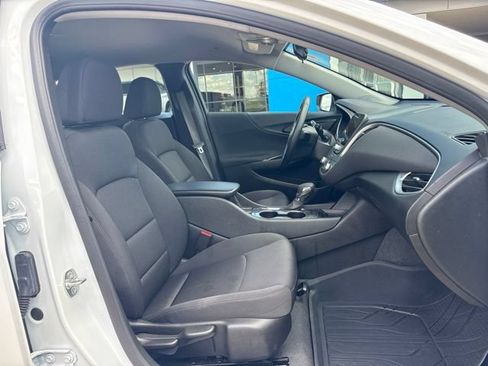 Used 2025 Chevrolet Malibu RS FWD image 18