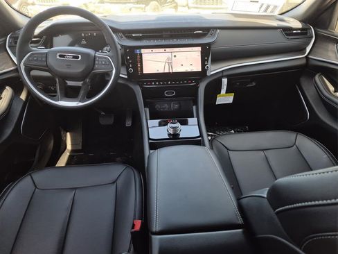 New 2026 Jeep Grand Cherokee Limited RWD image 15