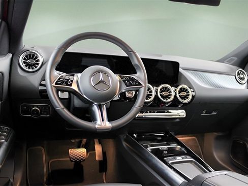 Used 2025 Mercedes-Benz GLA 250 image 21