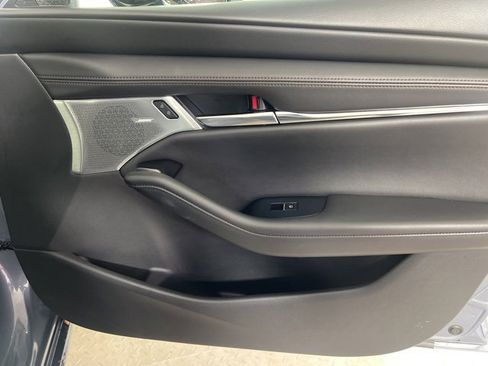Used 2022 MAZDA MAZDA3 s image 10