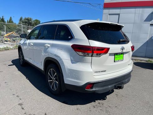 Used 2019 Toyota Highlander XLE AWD/4WD image 6