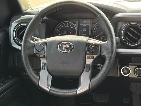 Used 2023 Toyota Tacoma TRD Off-Road image 15