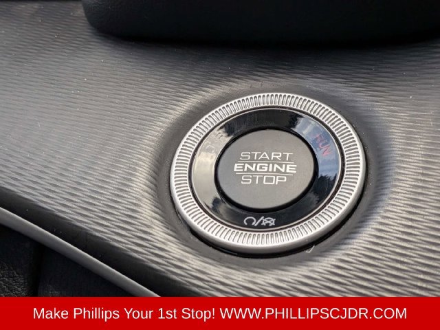 Used 2023 Jeep Grand Cherokee Laredo RWD image 25