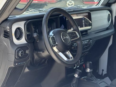 Used 2024 Jeep Wrangler Unlimited Sahara AWD/4WD image 10