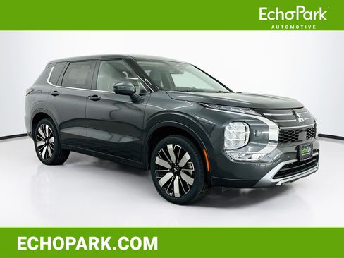 Used 2025 Mitsubishi Outlander SE AWD/4WD image 1