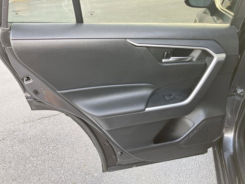Used 2021 Toyota RAV4 XLE w/ Convenience Package image 22