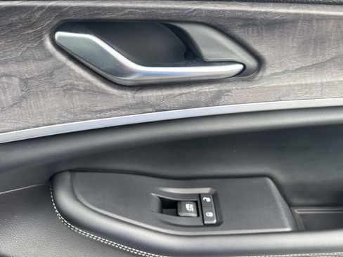 Used 2022 Jeep Grand Cherokee Limited RWD image 16
