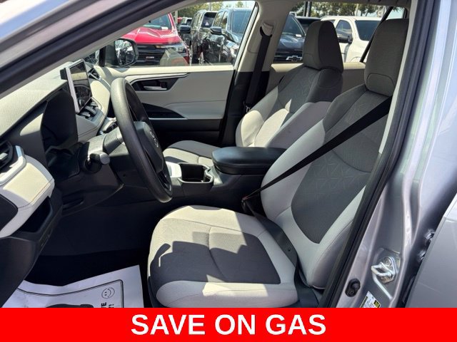 Used 2025 Toyota RAV4 XLE AWD/4WD image 14