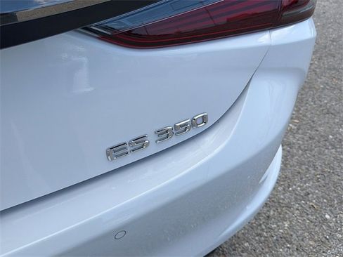 Used 2024 Lexus ES 350 F Sport image 11