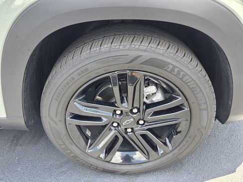 Used 2024 Chevrolet Trax ACTIV w/ Sunroof Package FWD image 8