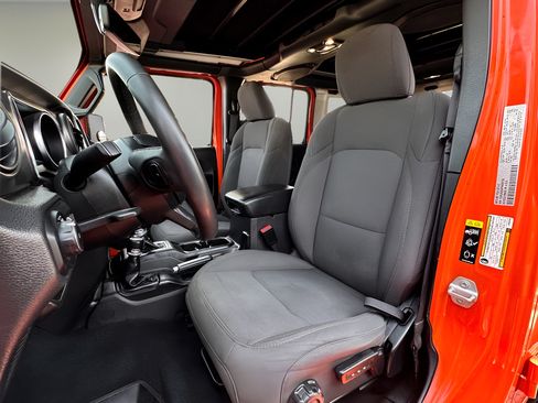Used 2023 Jeep Wrangler Unlimited Sport w/ Sun And Sound Package AWD/4WD image 6