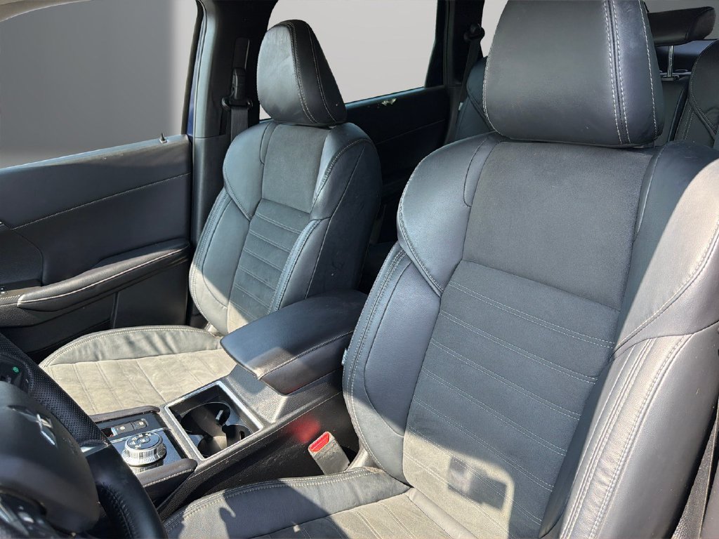 Used 2023 Mitsubishi Outlander SE FWD image 14