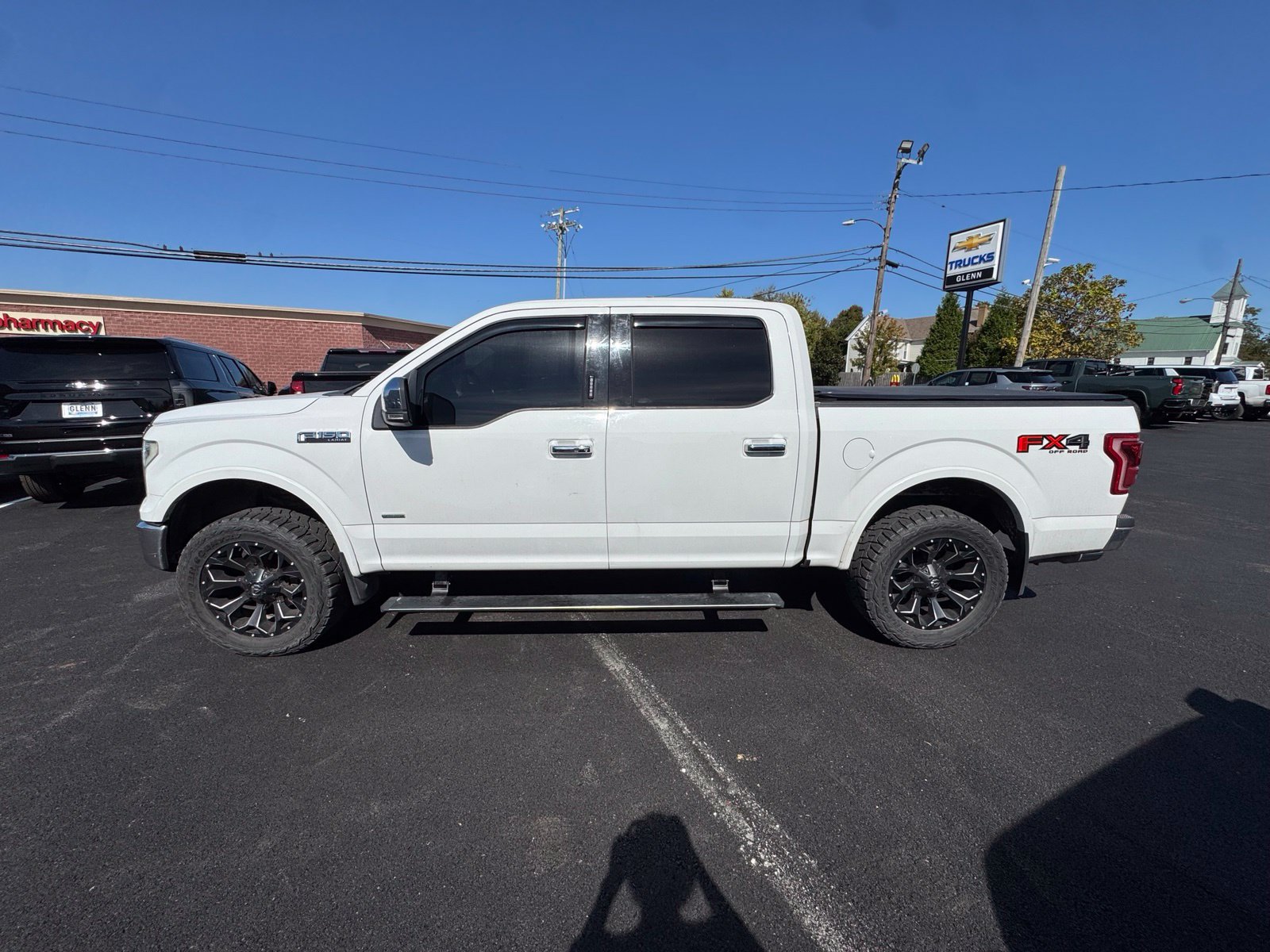 Used 2016 Ford F150 Lariat w/ Equipment Group 502A Luxury AWD/4WD image 3