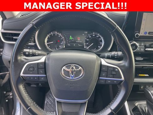 Used 2023 Toyota Highlander XLE image 23