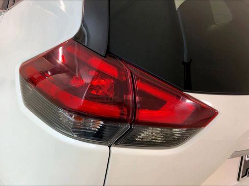 Used 2019 Nissan Rogue SL image 28