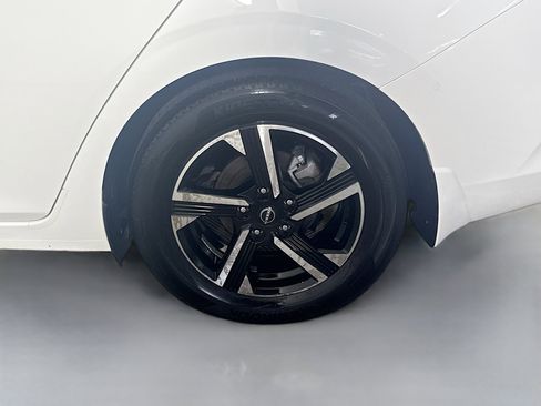 Used 2025 Nissan Sentra SV FWD image 37