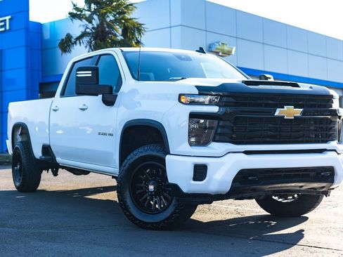 Used 2024 Chevrolet Silverado 3500 LT image 1