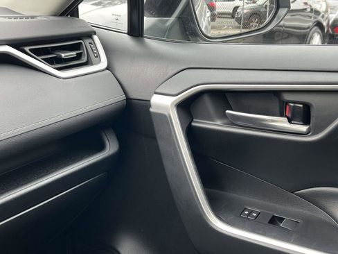 Used 2020 Toyota RAV4 XLE Premium image 36