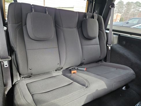 Used 2023 Jeep Wrangler Sport S image 17