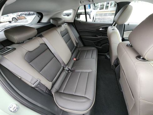 Used 2026 Chevrolet Trax ACTIV w/ Sunroof Package image 15