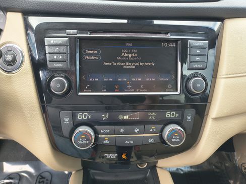 Certified 2019 Nissan Rogue SV FWD image 28