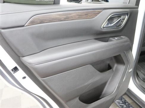 Used 2022 Chevrolet Tahoe Z71 w/ Luxury Package AWD/4WD image 20