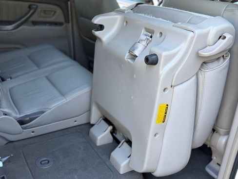 Used 2004 Toyota Sequoia Limited RWD image 56