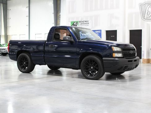 Used 2007 Chevrolet Silverado 1500 W/T image 31