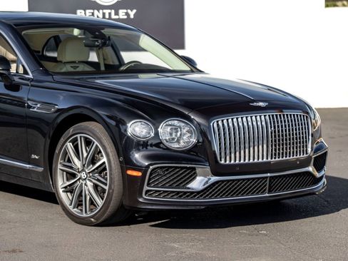 Certified 2022 Bentley Flying Spur image 10