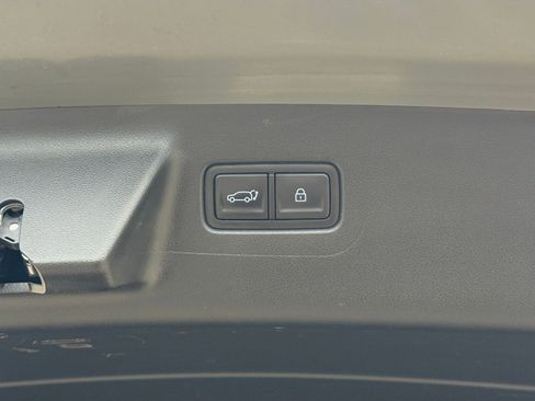 Used 2025 Hyundai Santa Fe SEL image 24