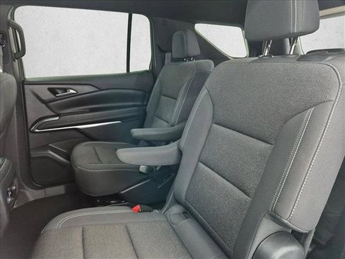 Used 2024 Chevrolet Traverse LT FWD image 20
