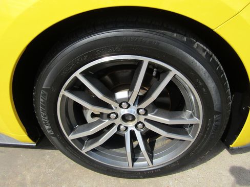 Used 2015 Ford Mustang Premium RWD image 9