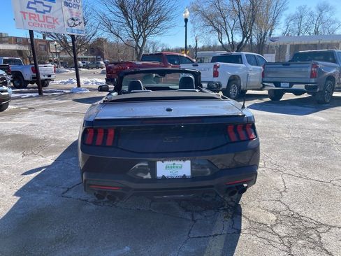 Used 2024 Ford Mustang GT Premium image 4