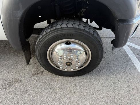 Used 2011 Ford F550 2WD Regular Cab Super Duty w/ XL Value Pkg image 7