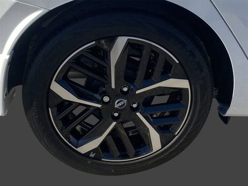 New 2025 Nissan Versa SR image 7