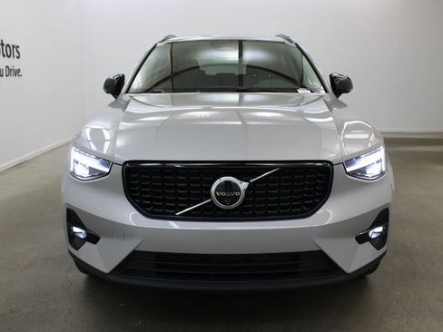 Certified 2025 Volvo XC40 B5 Plus image 7