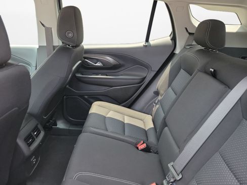 Used 2022 GMC Terrain SLE w/ Driver Convenience Package FWD image 16