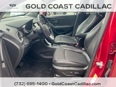 Used 2019 Chevrolet Trax LT w/ Sun & Sound Package AWD/4WD image 10