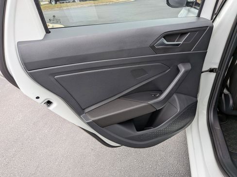 Used 2023 Volkswagen Jetta SE image 27