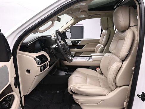 Used 2021 Lincoln Navigator L Reserve w/ Luxury Package image 12