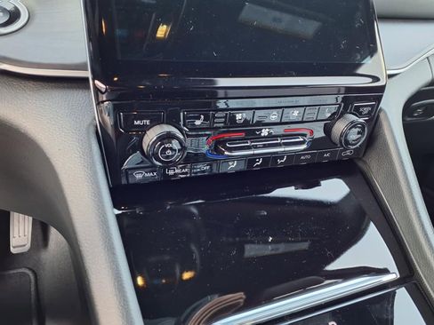 New 2025 Jeep Grand Cherokee L Limited w/ Luxury Tech Group II image 14