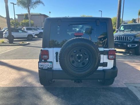 Used 2016 Jeep Wrangler Sport w/ Mopar Black Appearance Group AWD/4WD image 10