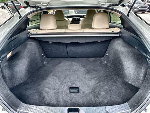 Used 2020 Toyota Prius XLE image 7