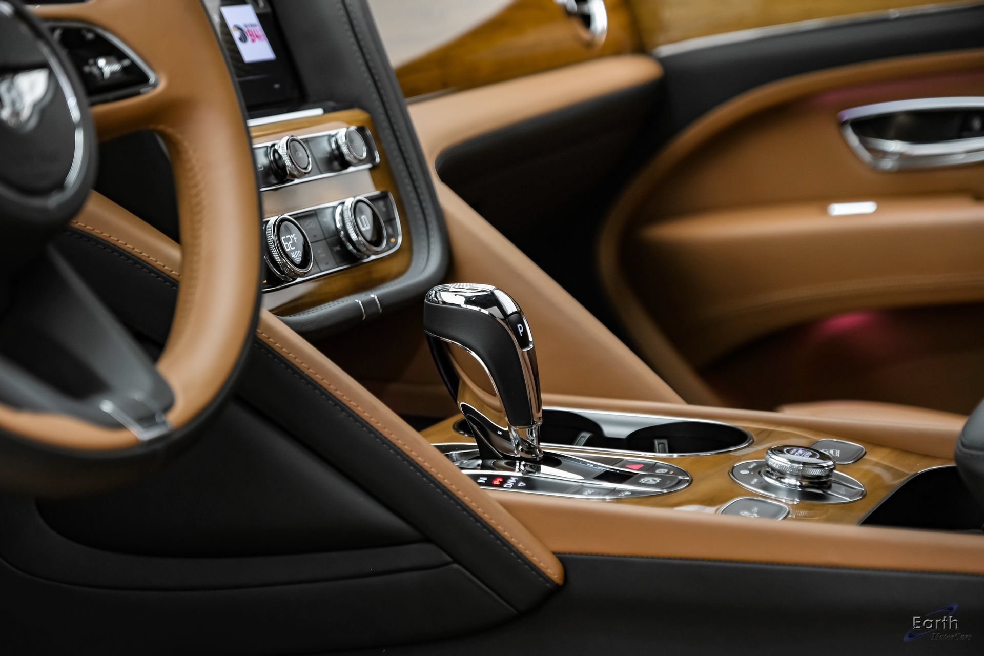 Used 2023 Bentley Bentayga Extended Wheelbase AWD/4WD image 50