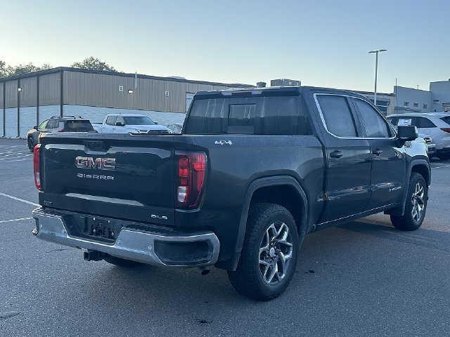 Used 2025 GMC Sierra 1500 SLE w/ Preferred Package AWD/4WD image 8