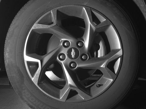 Used 2025 Chevrolet Trax LT image 13