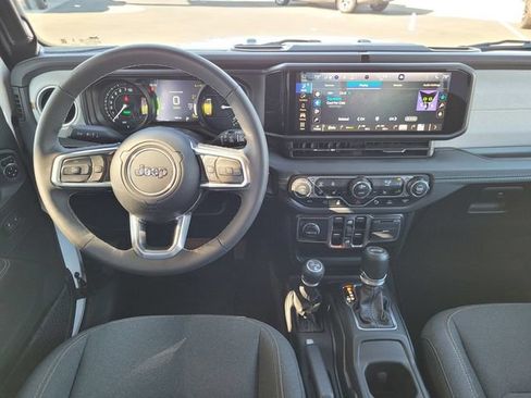 Certified 2025 Jeep Wrangler Unlimited Sahara w/ Safety Group AWD/4WD image 7