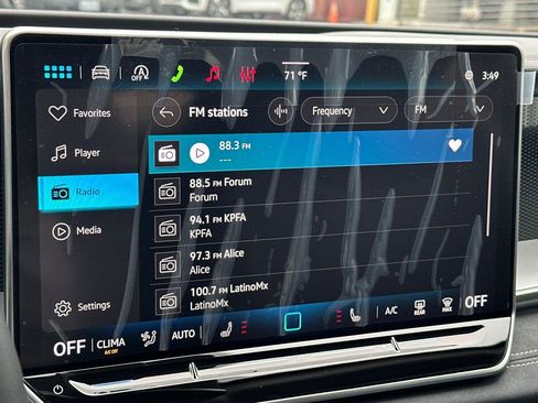 New 2026 Volkswagen Tiguan SE image 17