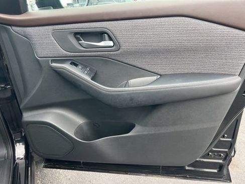 Used 2021 Nissan Rogue SV image 30