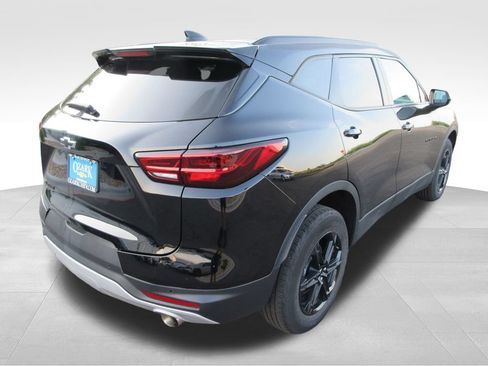 Used 2024 Chevrolet Blazer LT w/ Convenience Package FWD image 5